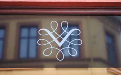 Hva er vinmonopolet sine åpningstider